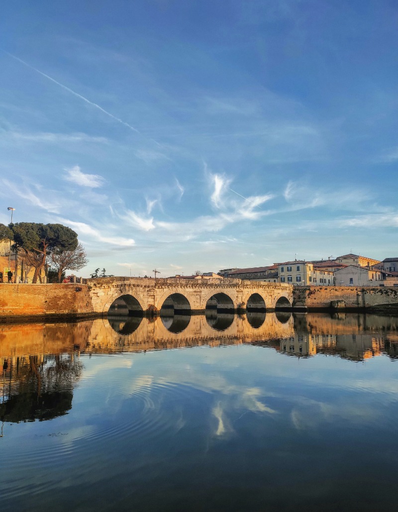 Ponte di tiberio, rimini, rn, italien